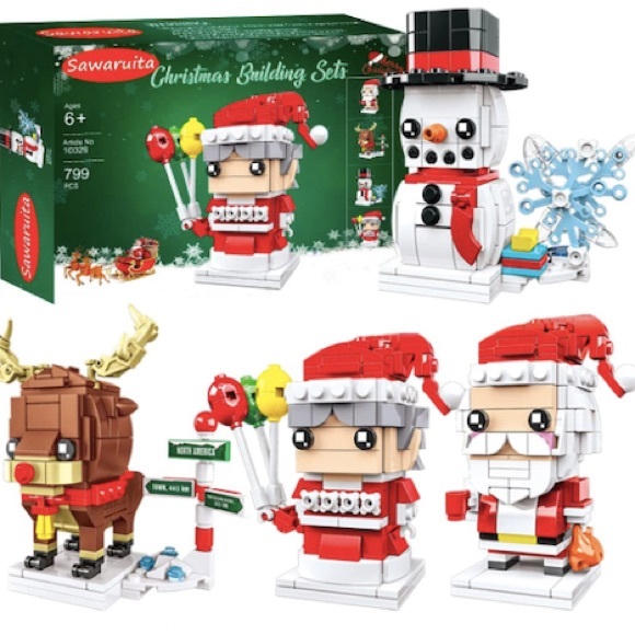sawaruita Other - Sawaruita Christmas building sets..799 pcs..(NWT)